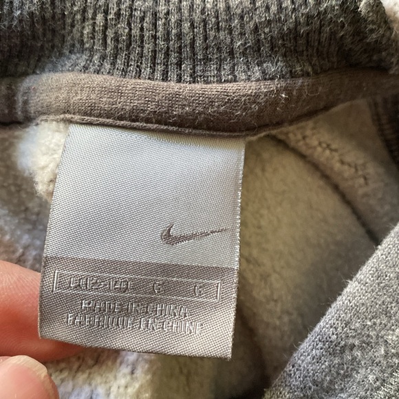 Nike hoodie size L (12/14). Approximately 22 inches long - Picture 7 of 10